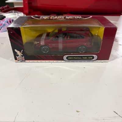 2003 Pontiac Vibe GTR 1:18 scale Deluxe Edition 