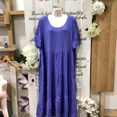 beme Brand! NWOT SHORT SLEEVED TIERED MAXI DRESS! Womens  Size 22 Maxi Dress / Short Sleeve Dress  Blue 