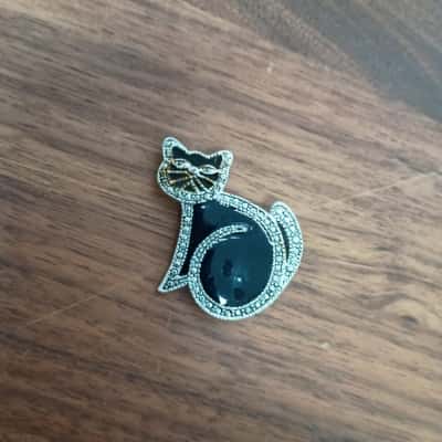 Cat Brooch