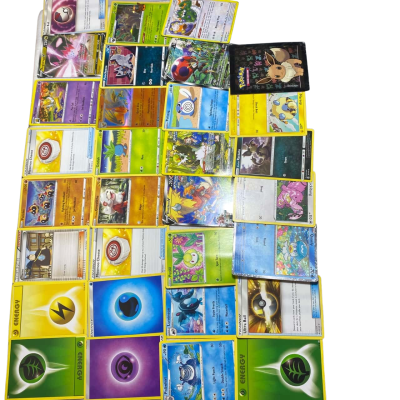 30 Pokémon Cards 