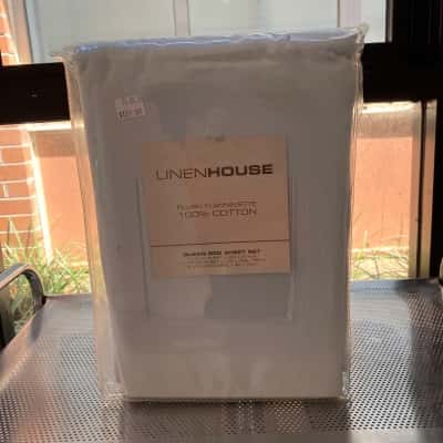 LinenHouse Queen Bed Sheet