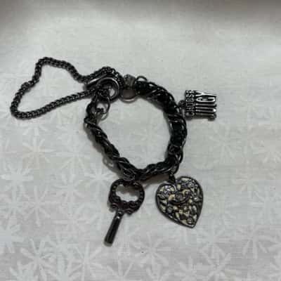 Vintage Juicy Couture Logo Heart Black Metal Women’s Costume Gothic Style Jewellery Charm Bracelet 