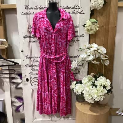 SALTY CRUSH BRAND! Womens  Size 12 Midi Dress Floral / Pink  / Purple! BNWT! BEAUTIFUL PINK AND LAVENDER MIDI DRESS! FEATURES A BELT TO SINCH IN THE WAIST! PERFECT FOR DRESSING UPNOR DOWN!