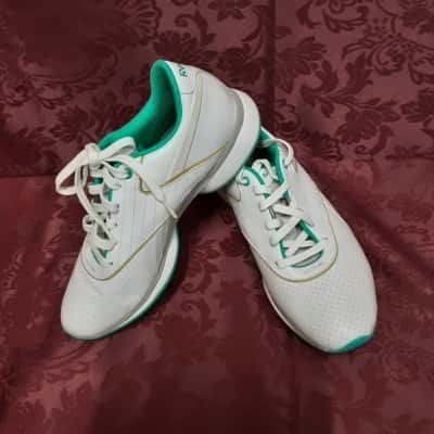 Reebok Womens  Size 9 Sneakers White leather 