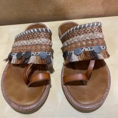  Blowfish Malibu Womens  Size 7 Sandals Brown 