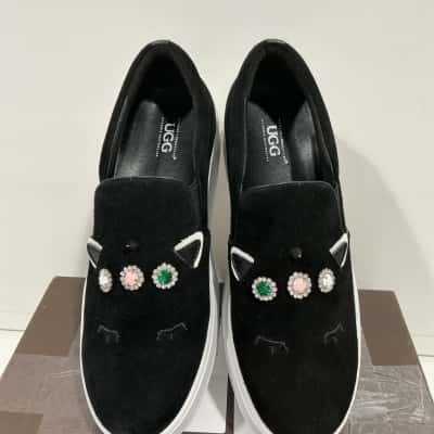 UGG Adriana Cat Sneakers Women’s size 7