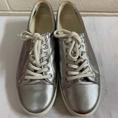 Ecco Womens EUR Size 40 Silver Leather Shoes