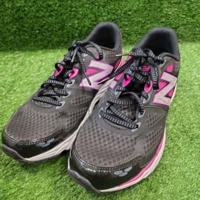 New Balance Black & Pink Sneakers Size 10.5