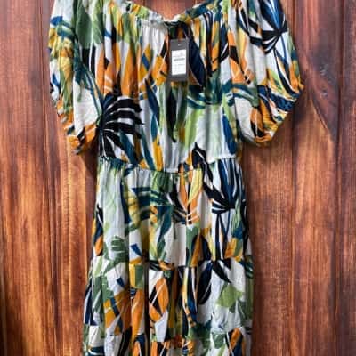City Chic  Size M Floral / Green dress new 
