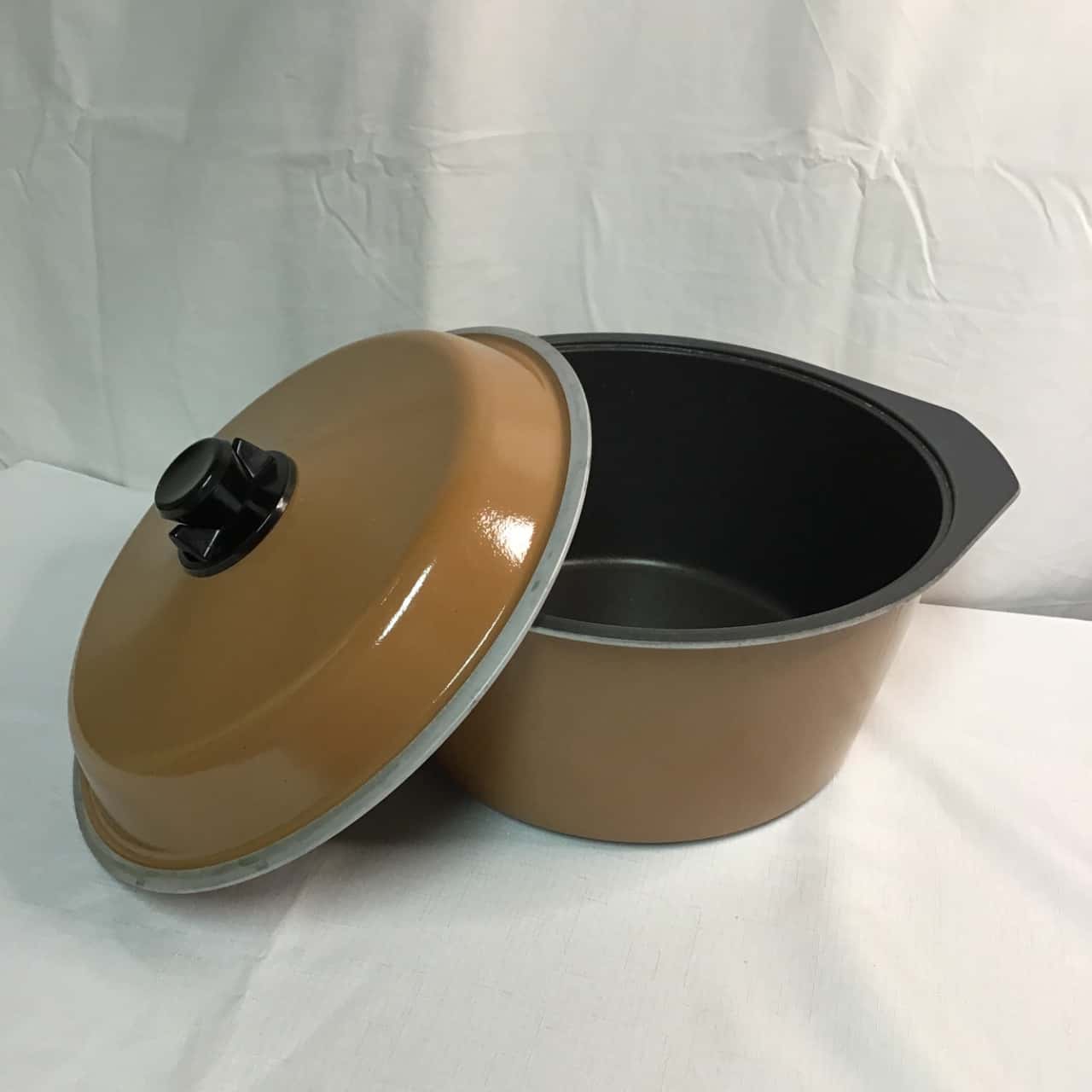 Bessemer 8Ltr Pot with Lid(s) - Used Very Good | Salvos Stores