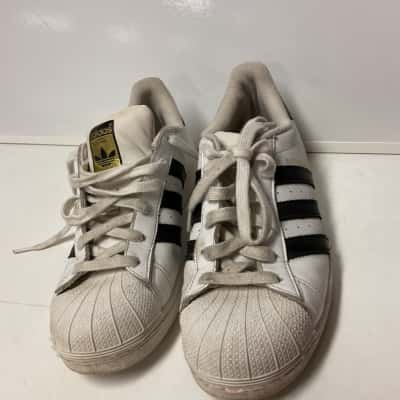 Adidas superstar originals Unisex  Size 8 Sneakers Black  / White 