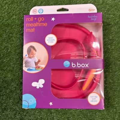 b.box Strawberry Shake Roll + Go Mealtime Mat (New)