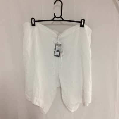 Autograph Womens  Size 24 Board Shorts White 