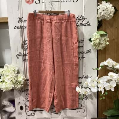 TS BRAND! Womens Size 14 Cropped Pants Coral! BEAUTIFUL CORAL CROPPED STYLED PANTS WITH POCKETS! LINEN BLEND! 