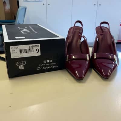 Novo Womens  Size 9 Red Heels