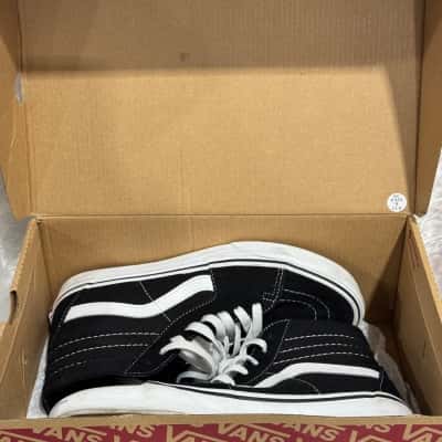 Vans Unisex  Size 6 Sneakers Black  / White 