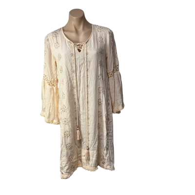 Lula Soul Womens Size XS Pale Orange Embroidered Pattern Midi Dress 