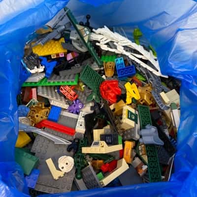 Kids 3 Kilo Grams of mixed Lego And Duplo 