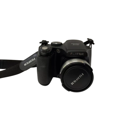 FujiFilm FinePix S5700 Digital Camera 