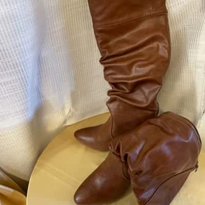 Betts Womens  Size 9 Boots Brown 