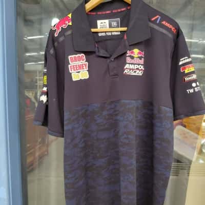  Mens  Red Bull Racing Size XXL Shirt