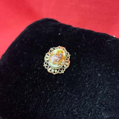 Vintage Fragonard Porcelain Cameo Brooch 
