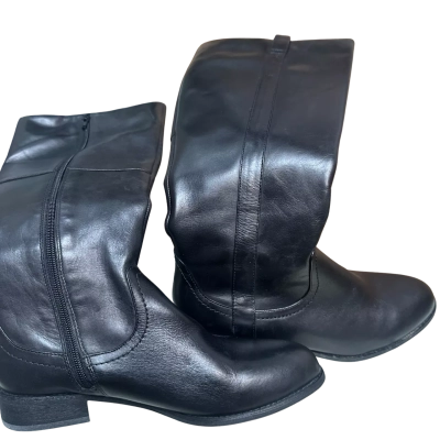  Women's  Size 8 Boots Black  