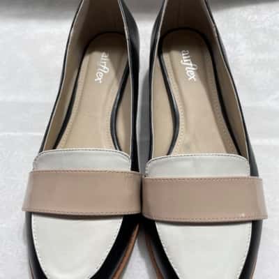 Airflex Womens  Size 8 Flats Beige / Black  / White 