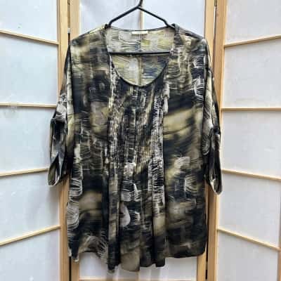 Husk Women's  Size FR3 / AU12 100% Silk 3/4 Sleeve Top / Crew Neck Top Black  / Green  RRP: $279.00-$399.00 AUD