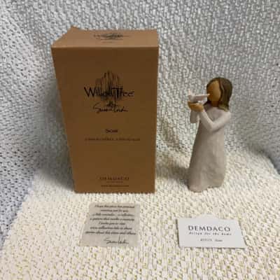2012 Willow Tree 'Soar Handpainted Figurine / Sculpture 