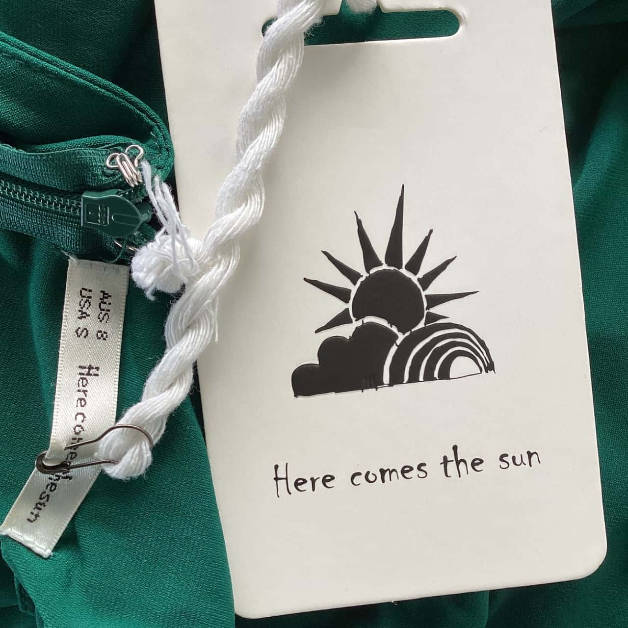 Here Comes The Sun Forest Green Dress Size S/8(s) - New With Tags | Salvos Stores Here Comes The Sun Forest Green Dress Size S/8(s) - New With Tags | Salvos Stores