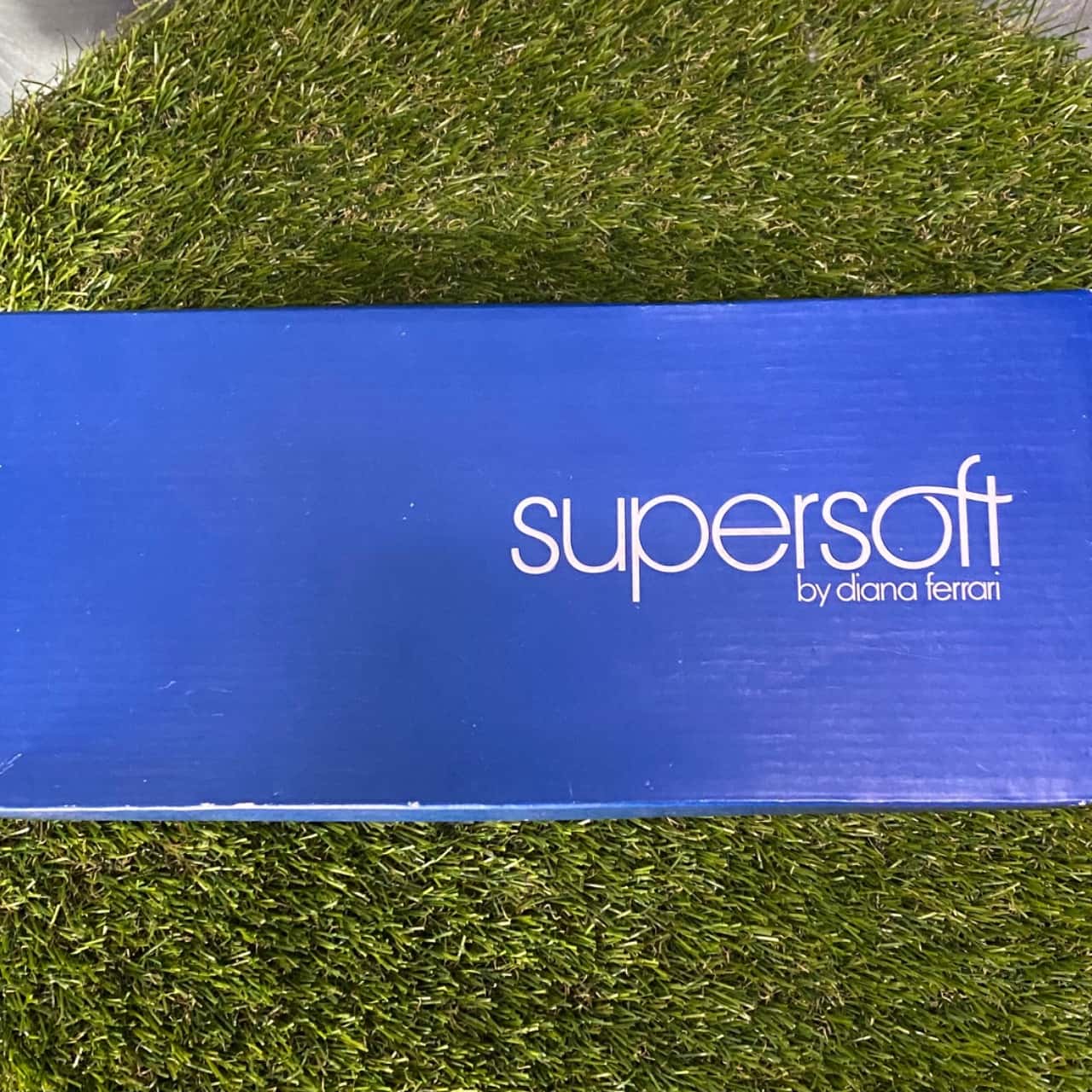 Diana Ferrari Womens Size 8 Red (s)