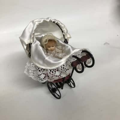 Vintage/Antique look Carriage/Buggy Victorian Style Pram with Tiny Porcelain Doll.