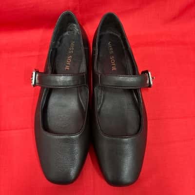  Women's  Miss Sofie Leather Mary Jane Style "Lena" featuring diamante Buckle Size 10 Black  