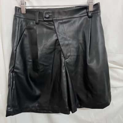 Apero Black Leather Shorts Size Small