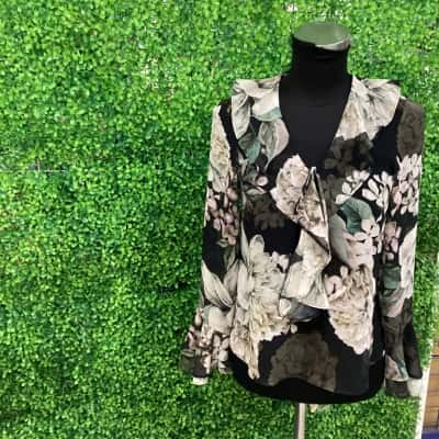 Sheike Womens  Size 6 3/4 Sleeve Shirt Floral 