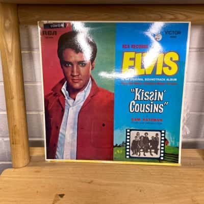 Elvis Kissin Cousins