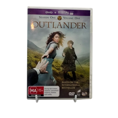 Outlander Season One Volume 1