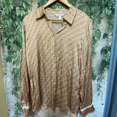 Forever New Women's  Size 10 Lila Longline Printed Satin Shirt