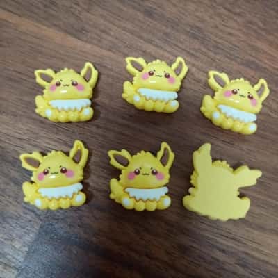 Pokemon Pikachu Flat Charms x 6