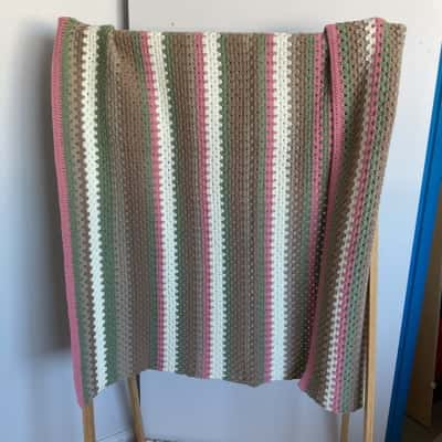 Crotched blanket approx 120x130cm