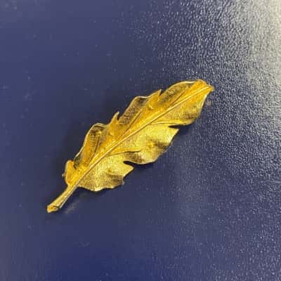  Womens Gold Tone Leaf Brooch