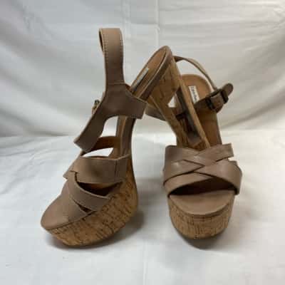 Calvin Klein Jeans Womens  Size 37 Heels Beige 