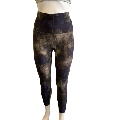 BNWT Ell/Voo Women's Size 18 / 2XL Averi 7/8 Tights Black  / Blue 
