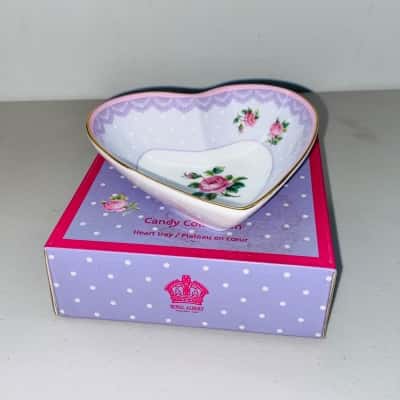 Royal Albert Love Lilac candy collection heart tray