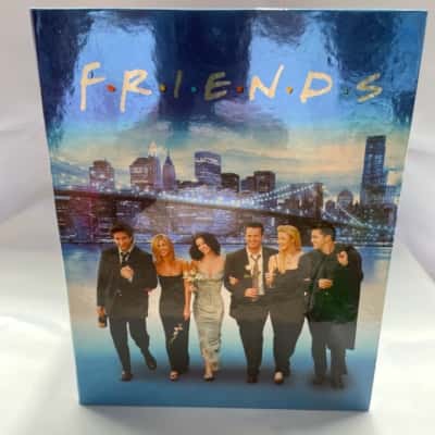 FRIENDS Blu-Ray Disc set box - complete Season 1-10