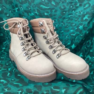Witchery Womens  Size 38 Boots Beige / Brown 