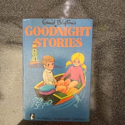 Vintage hardcover book titled Enid Blyton's Goodnight Stories, publication year 1972, it contains eighteen short stories, starting with "The Girl Who had Hiccups".(B10)