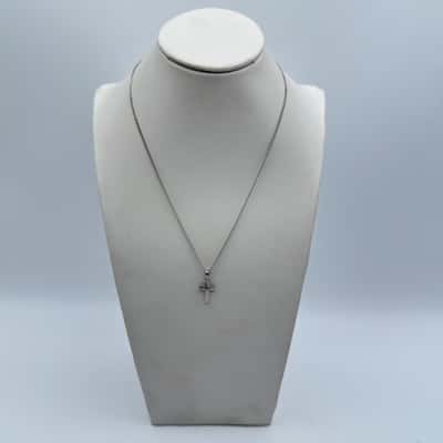  925 WB Cross Pendant On a 21cm Display Chain