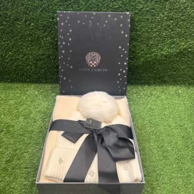 Vince Camuto Beanie & Scarf Gift Set 
